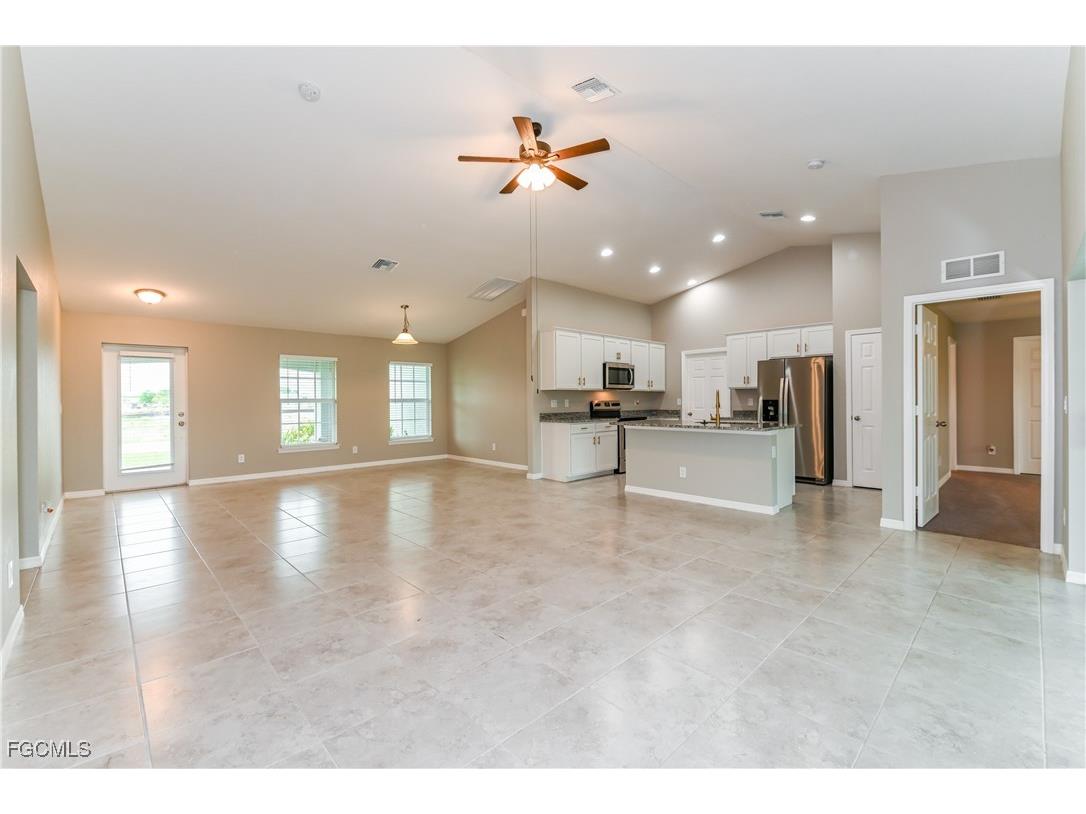 914 NE 13th Place Cape Coral FL 33909 2025011890 image4