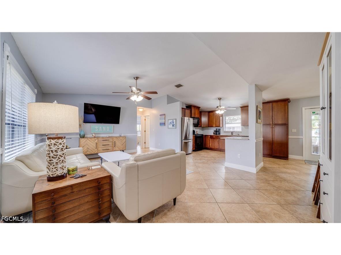 914 SE 28th Terrace Cape Coral FL 33904 2026021809 image1