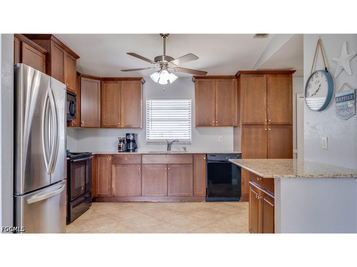 914 SE 28th Terrace Cape Coral FL 33904 2026021809 image10