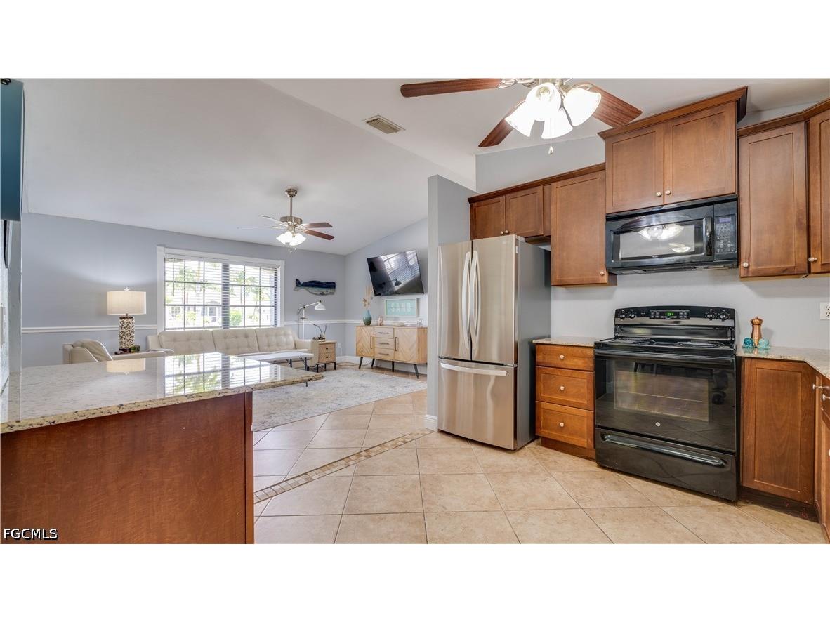 914 SE 28th Terrace Cape Coral FL 33904 2026021809 image11