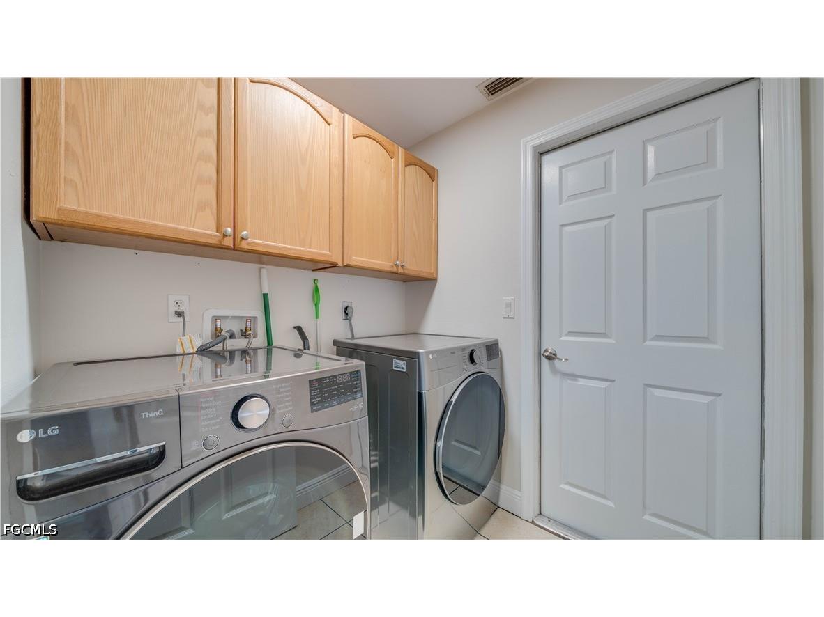 914 SE 28th Terrace Cape Coral FL 33904 2026021809 image15