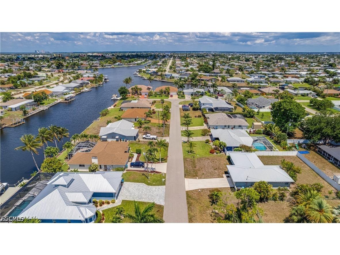 914 SE 28th Terrace Cape Coral FL 33904 2026021809 image32