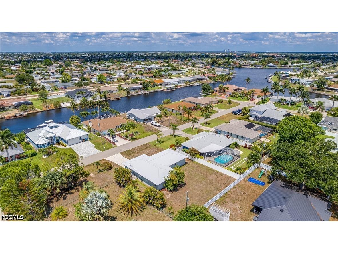 914 SE 28th Terrace Cape Coral FL 33904 2026021809 image33