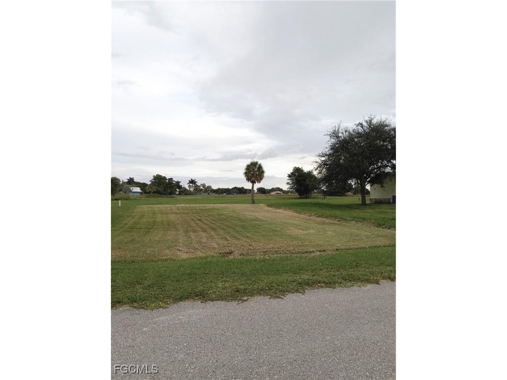 914 Thatcher Boulevard Moore Haven FL 33471 2025012320 image2