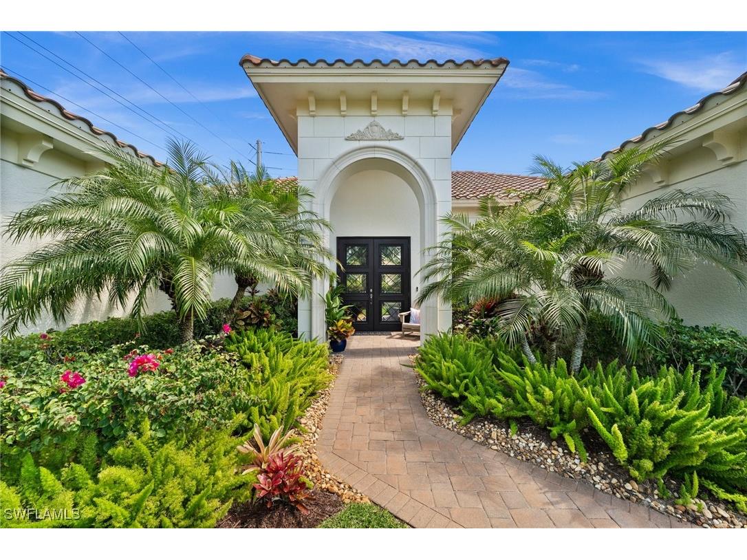 914 Tivoli Court Naples FL 34104 225026196 image1