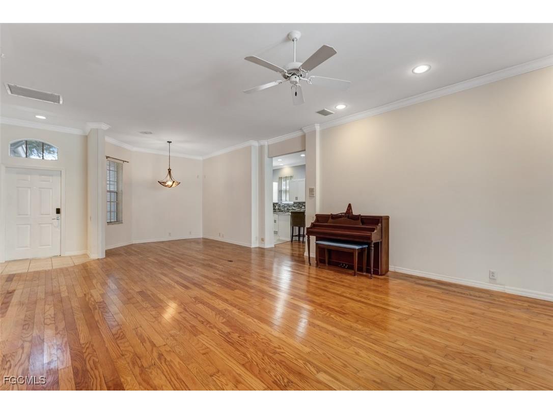 9141 Garden Pointe Fort Myers FL 33908 2025011952 image15