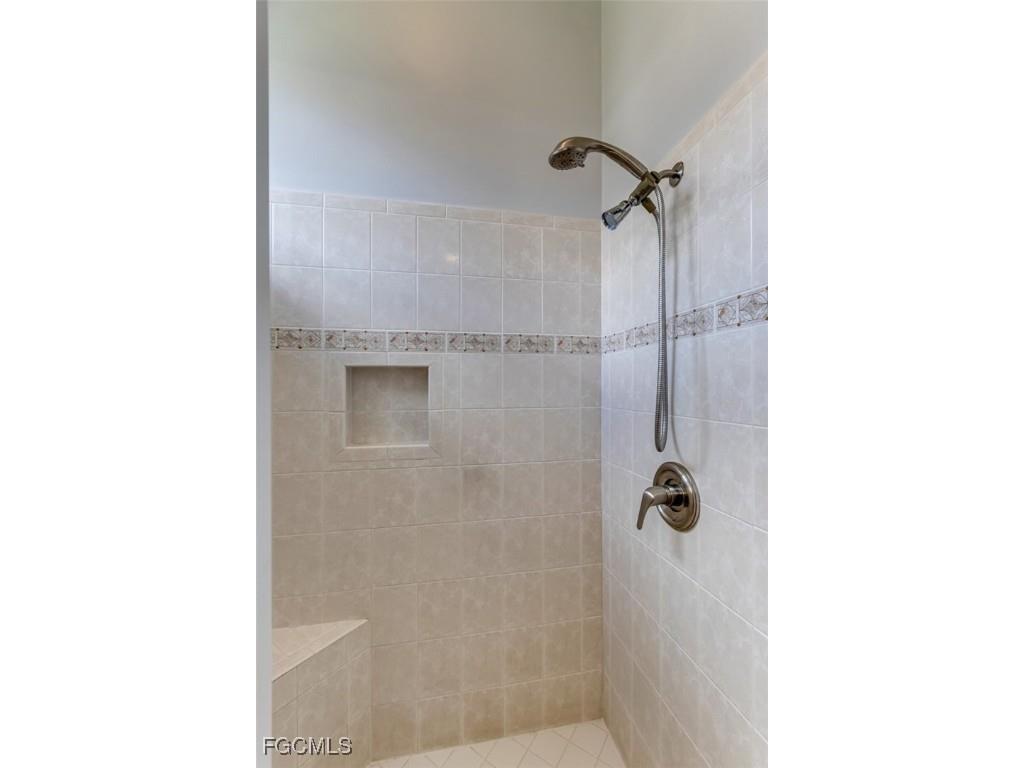 9141 Garden Pointe Fort Myers FL 33908 2025011952 image20