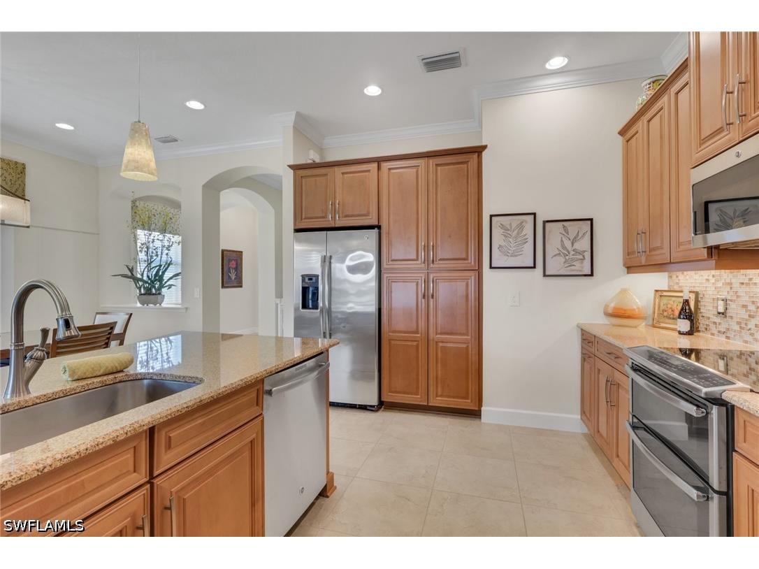 9142 Isla Bella Circle Bonita Springs FL 34135 226025523 image6