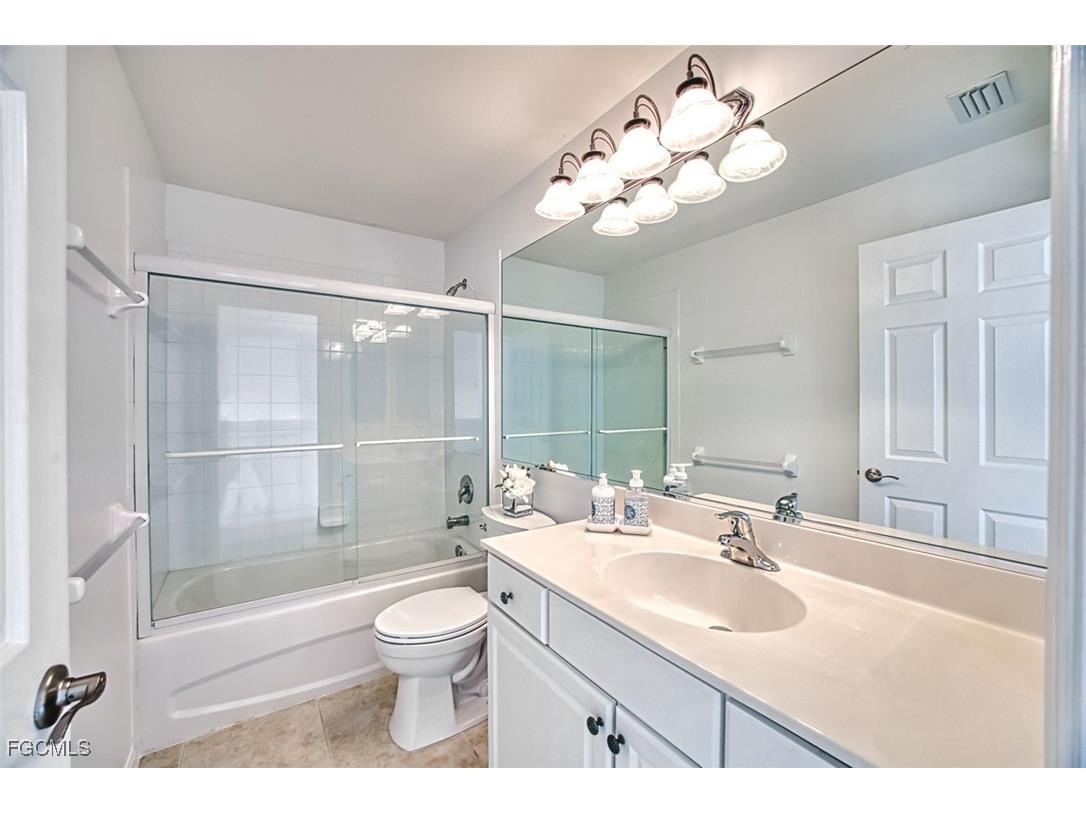 9143 Shadow Glen Way Fort Myers FL 33913 2025014003 image39