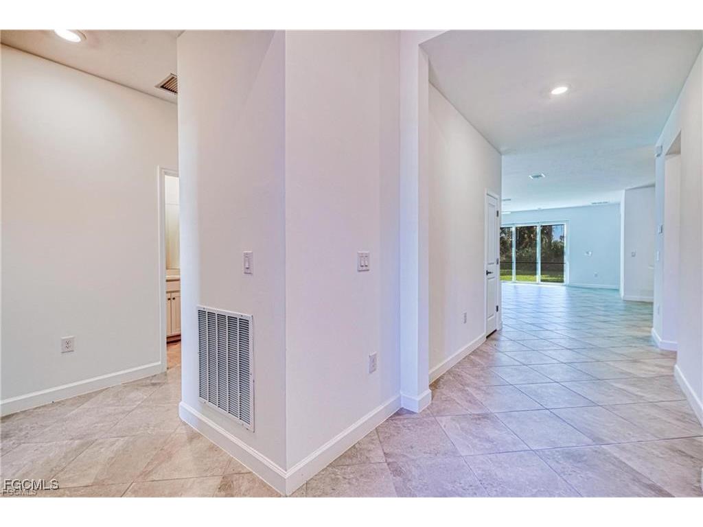 9146 Leatherwood Loop Lehigh Acres FL 33936 2025022831 image18