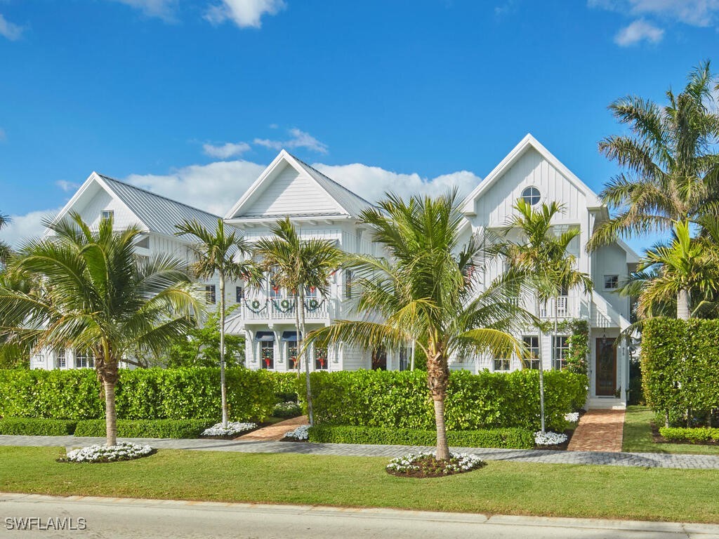 915 10th Avenue S Naples FL 34102 224085735 image1