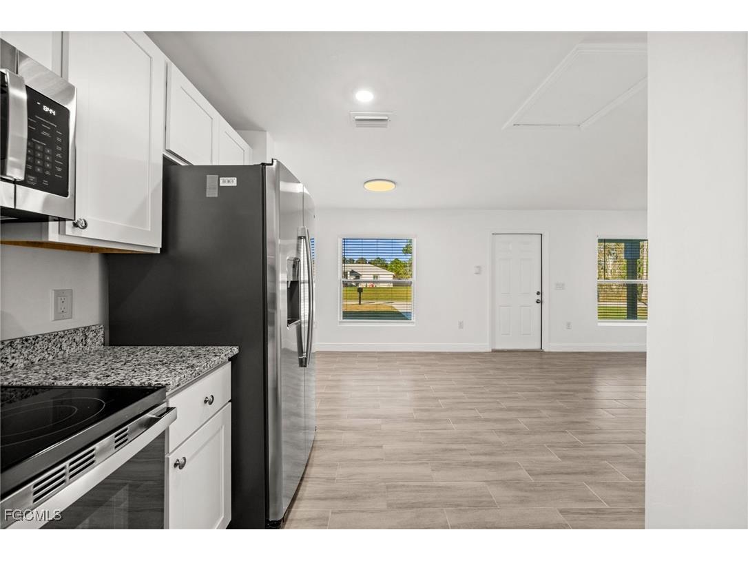 915-917 Graystone Avenue Lehigh Acres FL 33974 2025024589 image10
