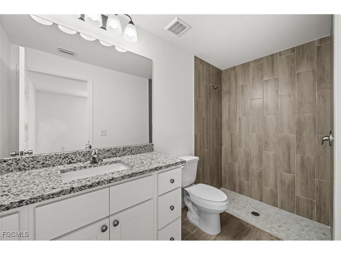 915-917 Graystone Avenue Lehigh Acres FL 33974 2025024589 image14