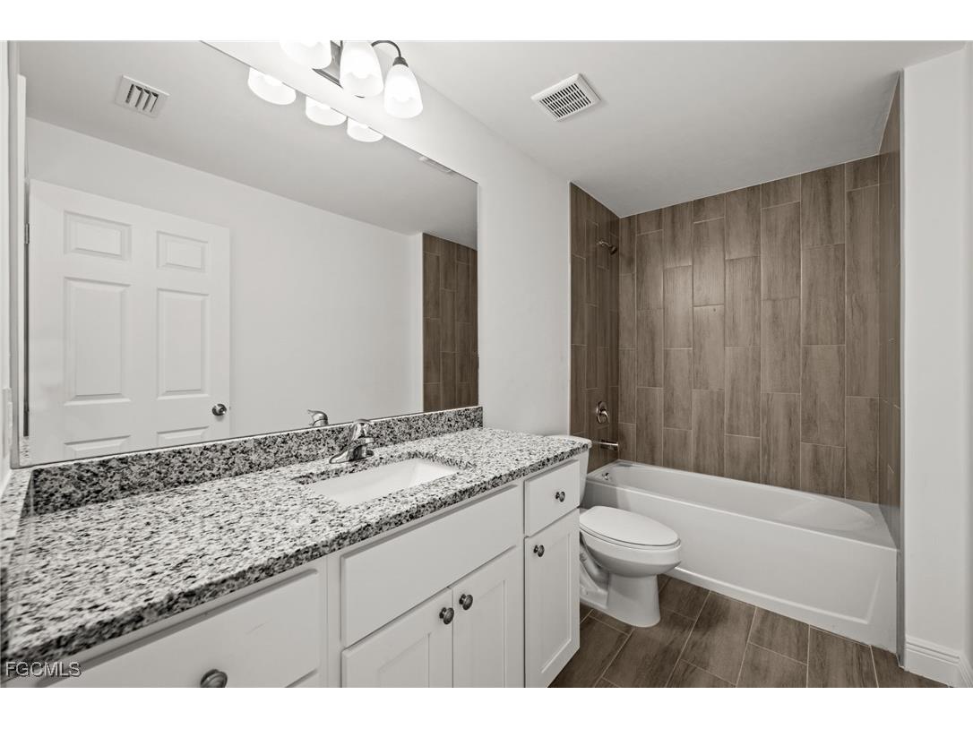 915-917 Graystone Avenue Lehigh Acres FL 33974 2025024589 image17