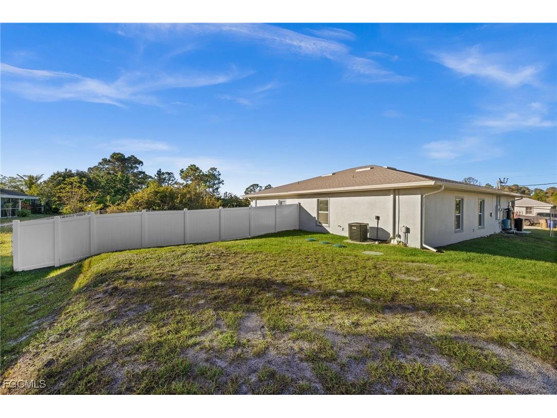 915-917 Graystone Avenue Lehigh Acres FL 33974 2025024589 image22
