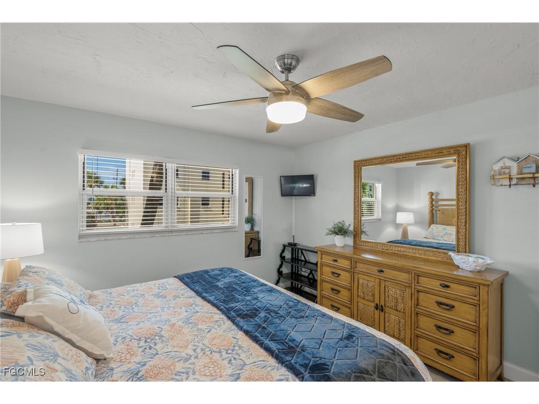 915 Beach Road #215 Sarasota FL 34242 2025005939 image20