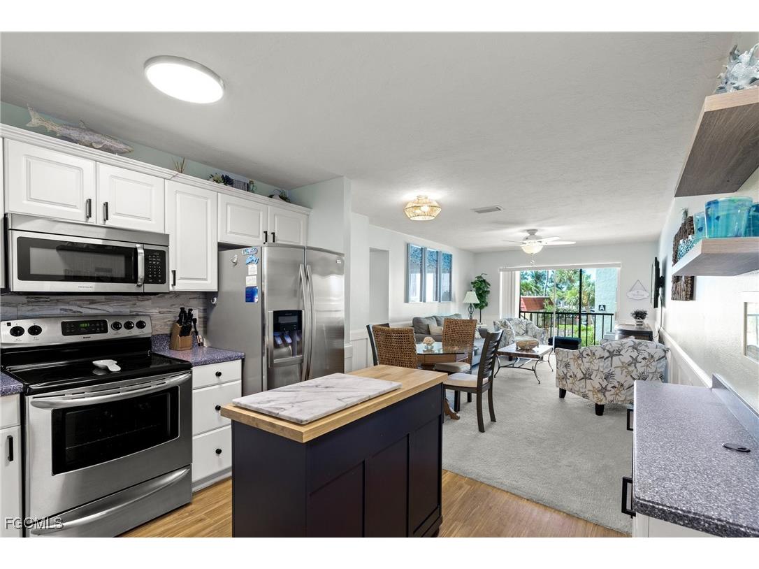 915 Beach Road #215 Sarasota FL 34242 2025005939 image4