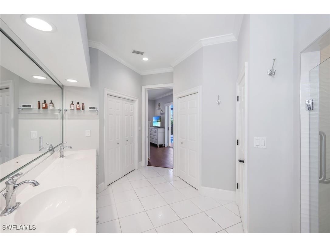 915 Fountain Run Naples FL 34119 225075723 image15