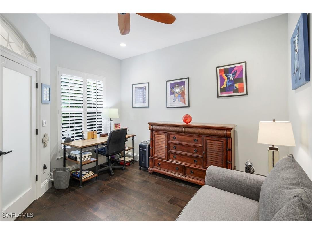 915 Fountain Run Naples FL 34119 225075723 image18