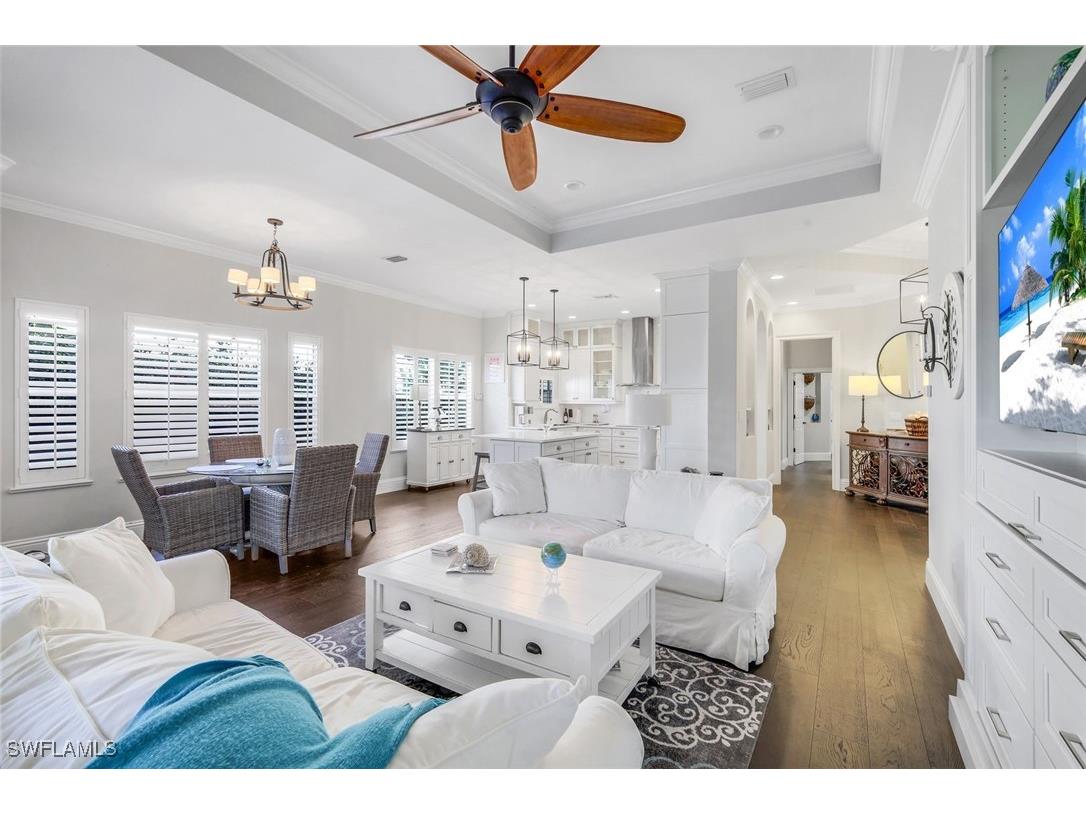 915 Fountain Run Naples FL 34119 225075723 image5