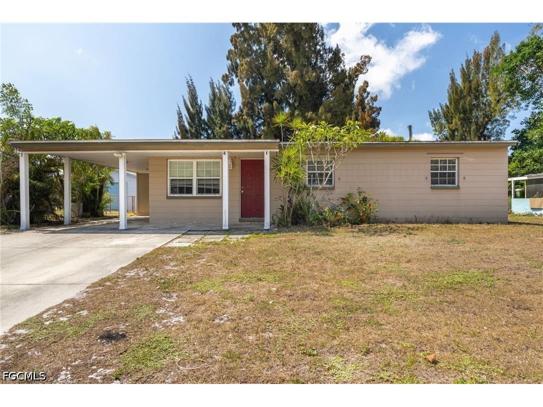 915 Hibiscus Lane North Fort Myers FL 33903 2026020264 image1