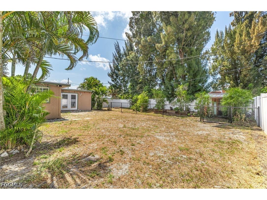 915 Hibiscus Lane North Fort Myers FL 33903 2026020264 image10