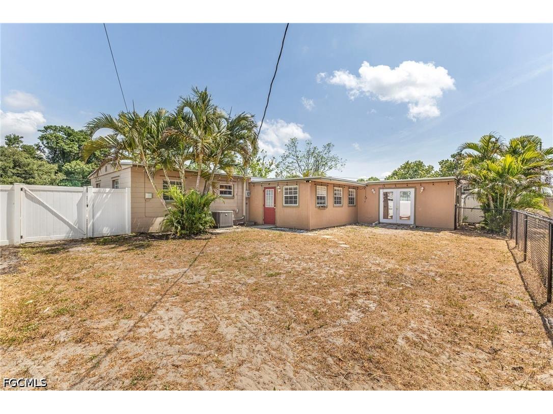 915 Hibiscus Lane North Fort Myers FL 33903 2026020264 image11