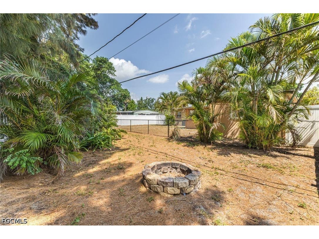 915 Hibiscus Lane North Fort Myers FL 33903 2026020264 image12