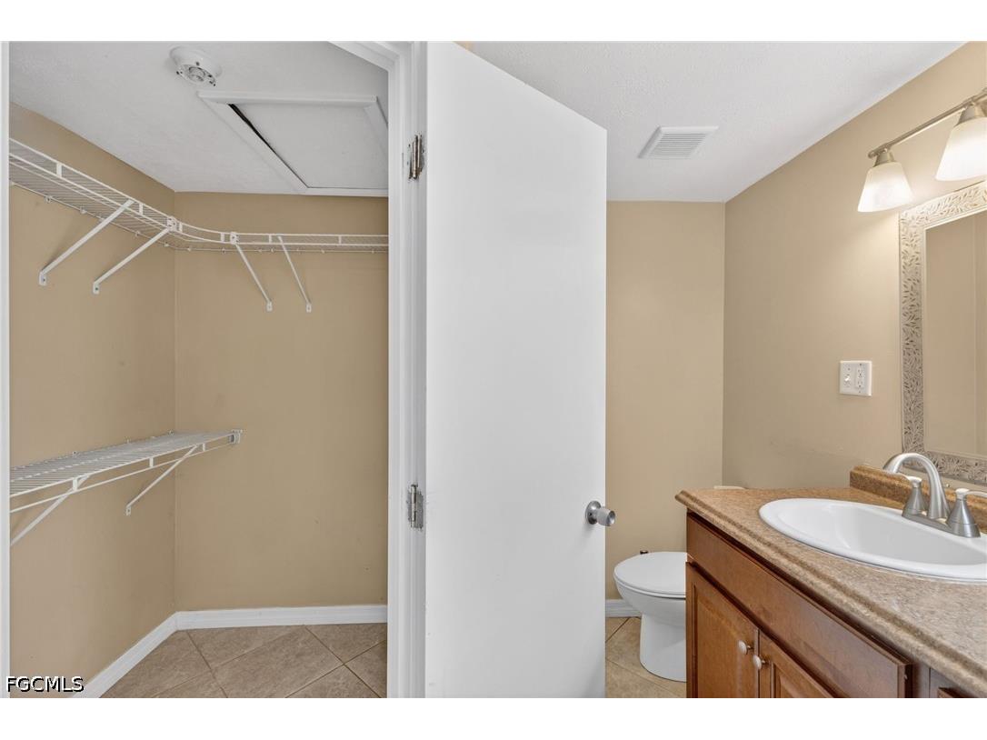 915 Hibiscus Lane North Fort Myers FL 33903 2026020264 image25