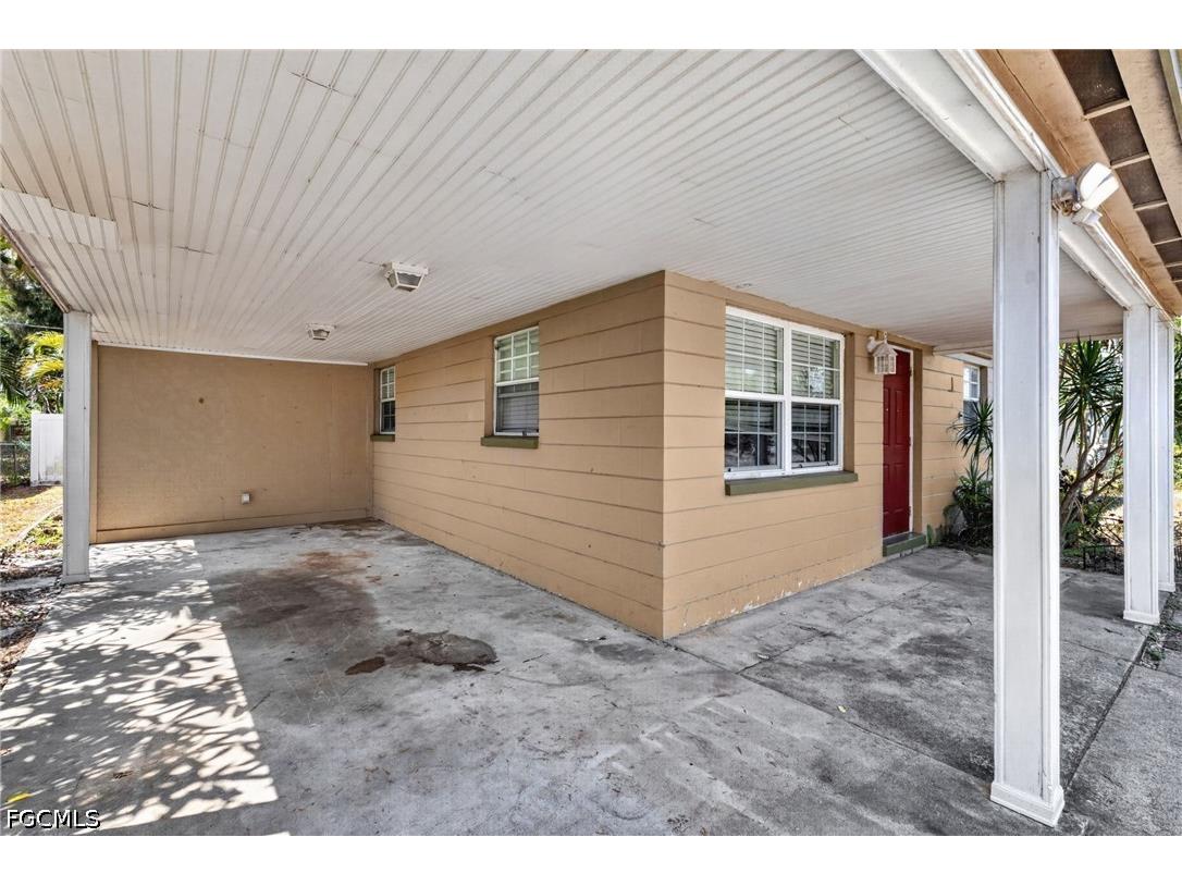915 Hibiscus Lane North Fort Myers FL 33903 2026020264 image3