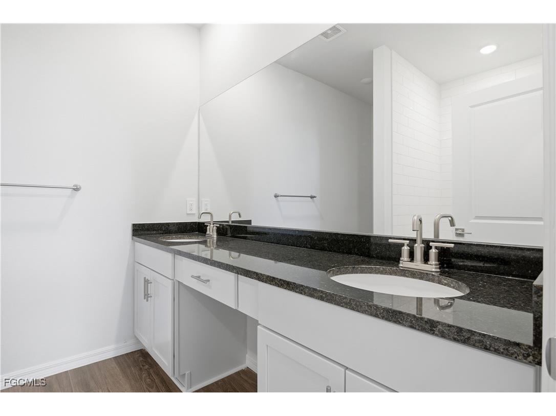 915 NE 19th Street Cape Coral FL 33909 2025017846 image16