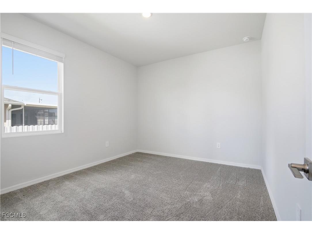 915 NE 19th Street Cape Coral FL 33909 2025017846 image17