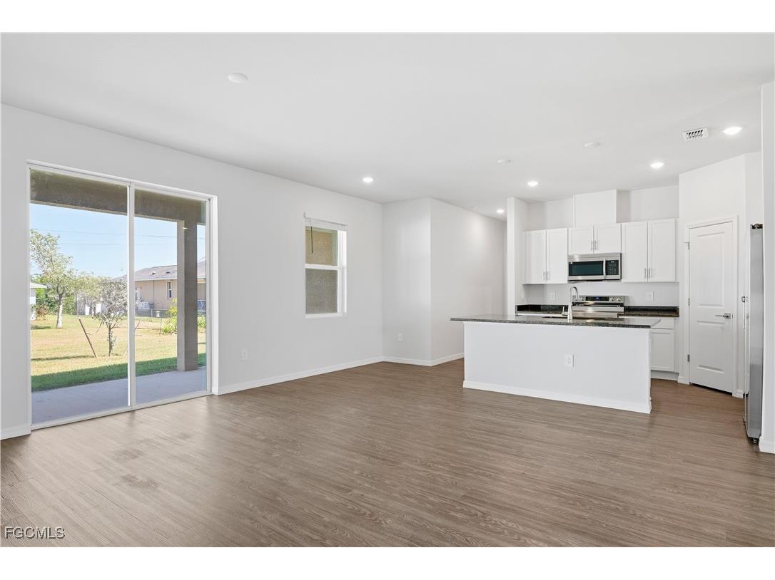 915 NE 19th Street Cape Coral FL 33909 2025017846 image5