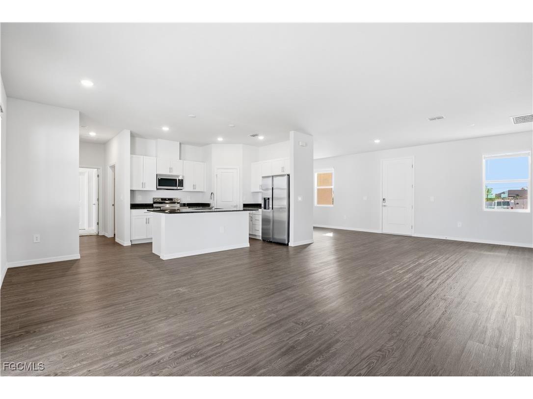 915 NE 19th Street Cape Coral FL 33909 2025017846 image6