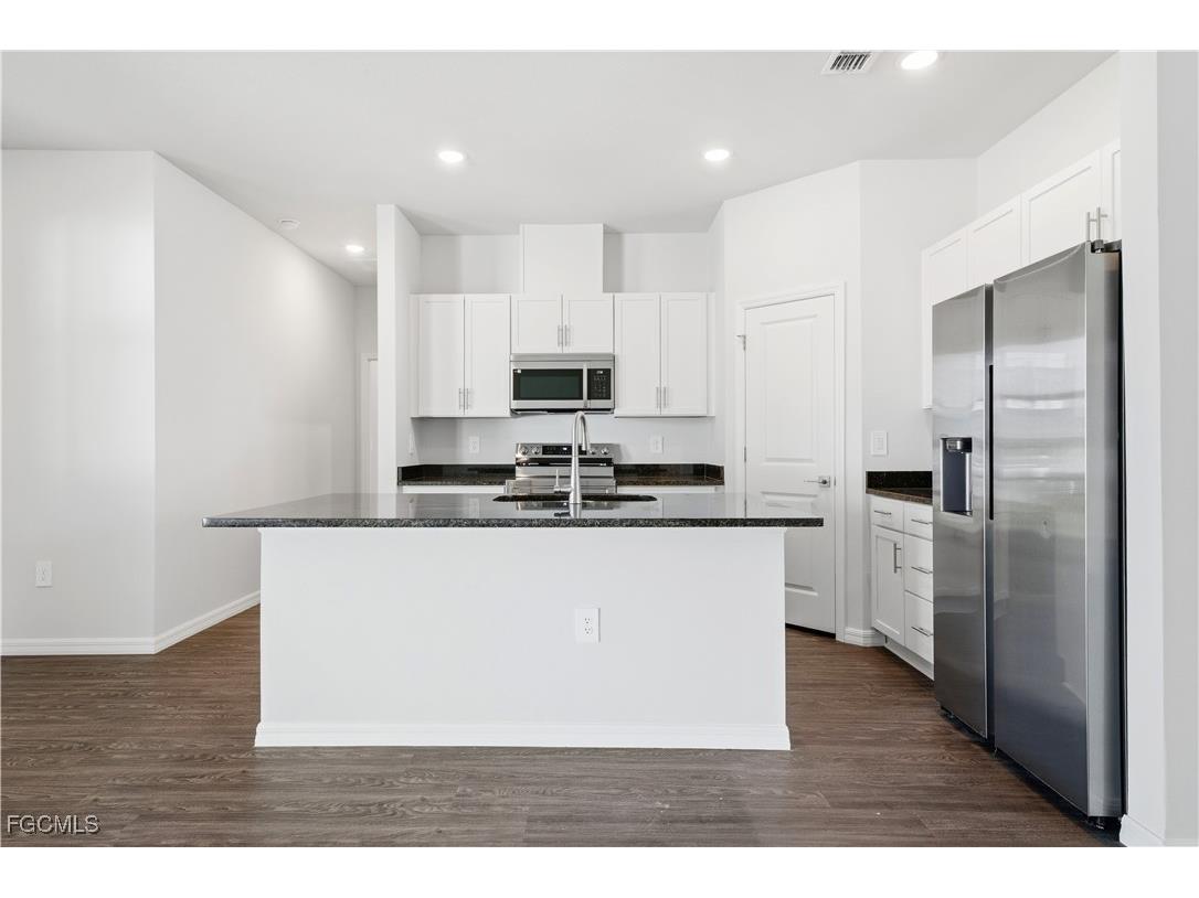 915 NE 19th Street Cape Coral FL 33909 2025017846 image7