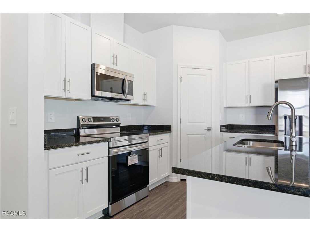 915 NE 19th Street Cape Coral FL 33909 2025017846 image8