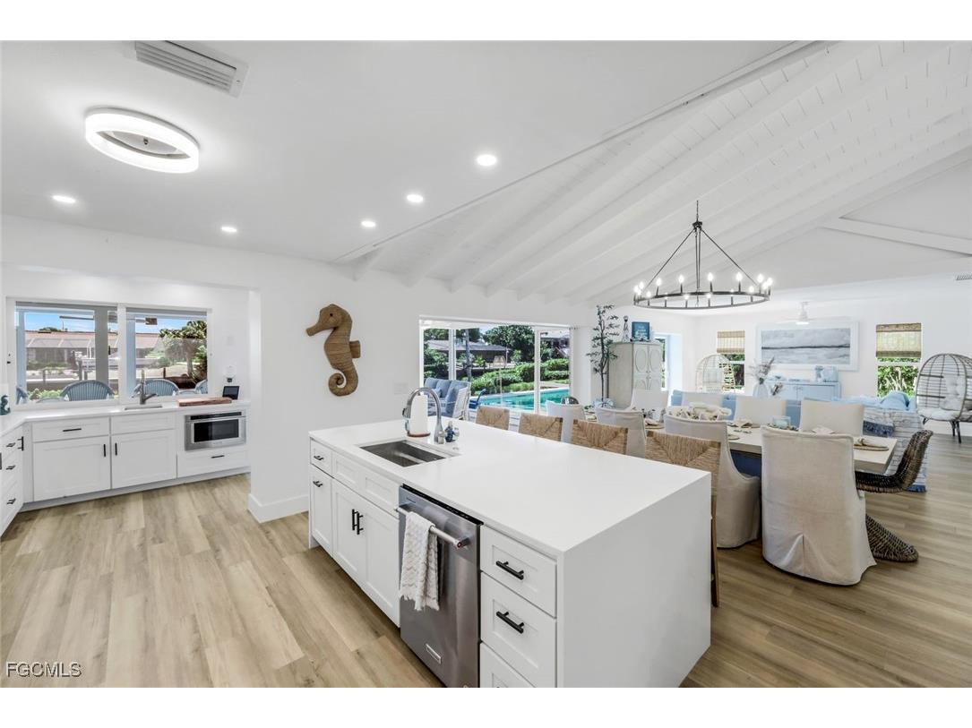 915 Pecten Court Sanibel FL 33957 2025016150 image13