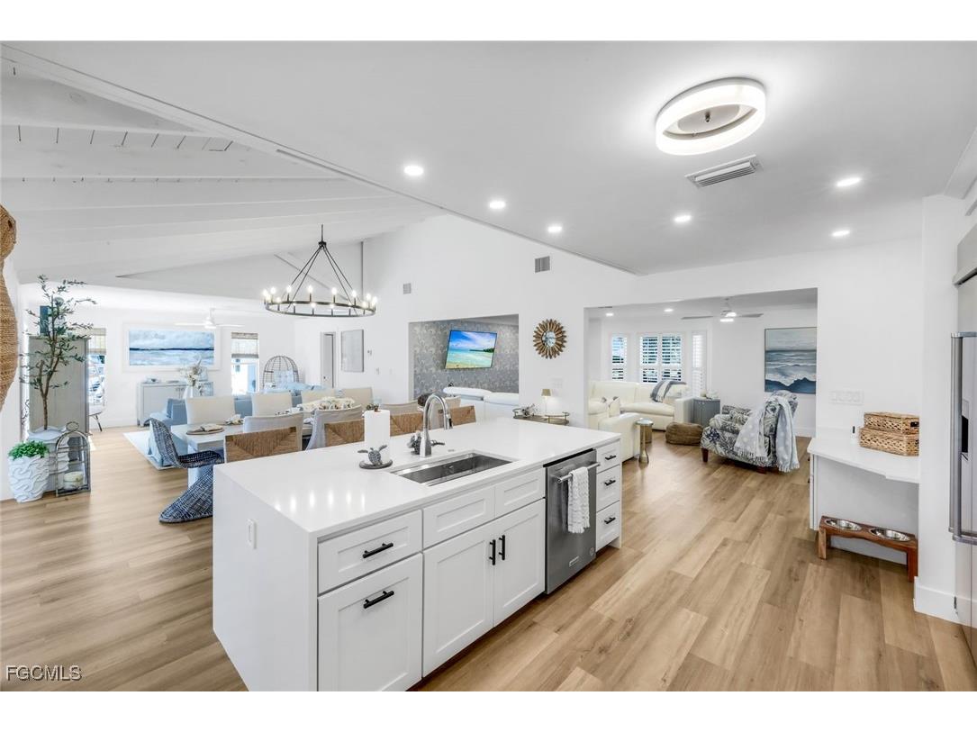 915 Pecten Court Sanibel FL 33957 2025016150 image16