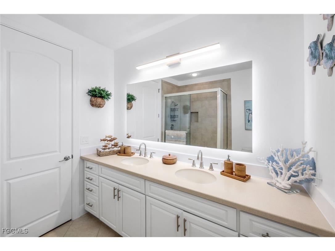 915 Pecten Court Sanibel FL 33957 2025016150 image36