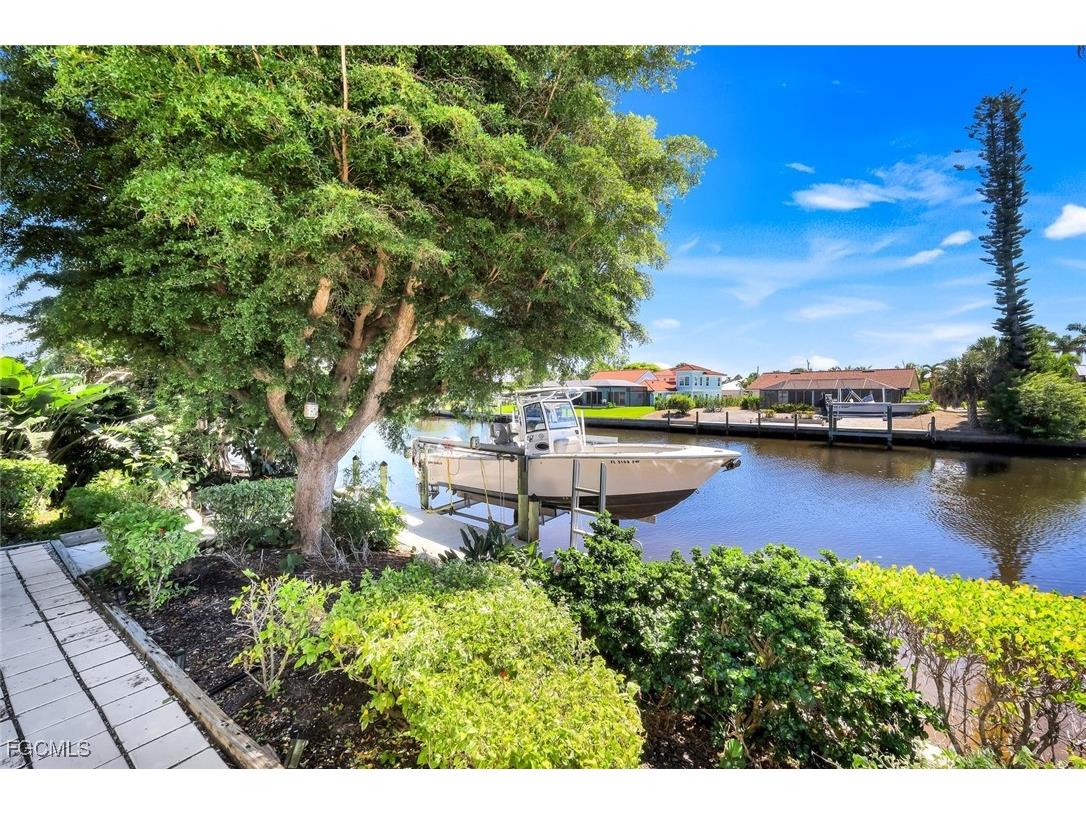 915 Pecten Court Sanibel FL 33957 2025016150 image5