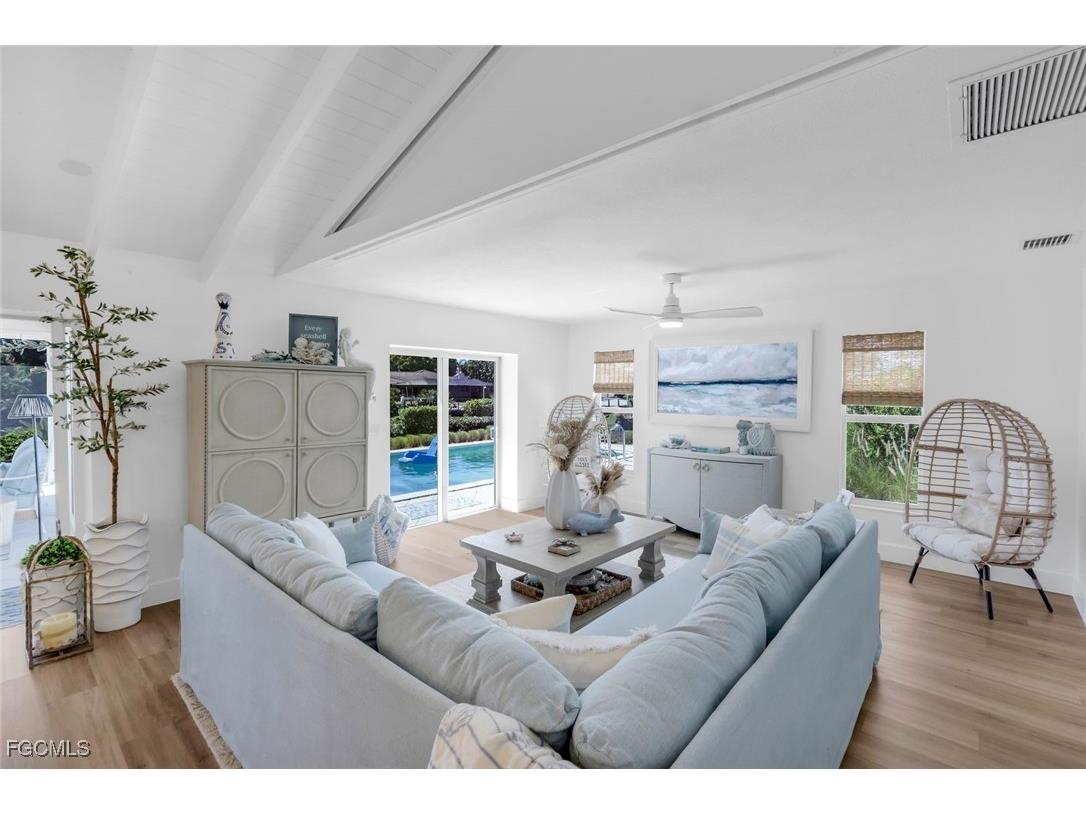 915 Pecten Court Sanibel FL 33957 2025016150 image8