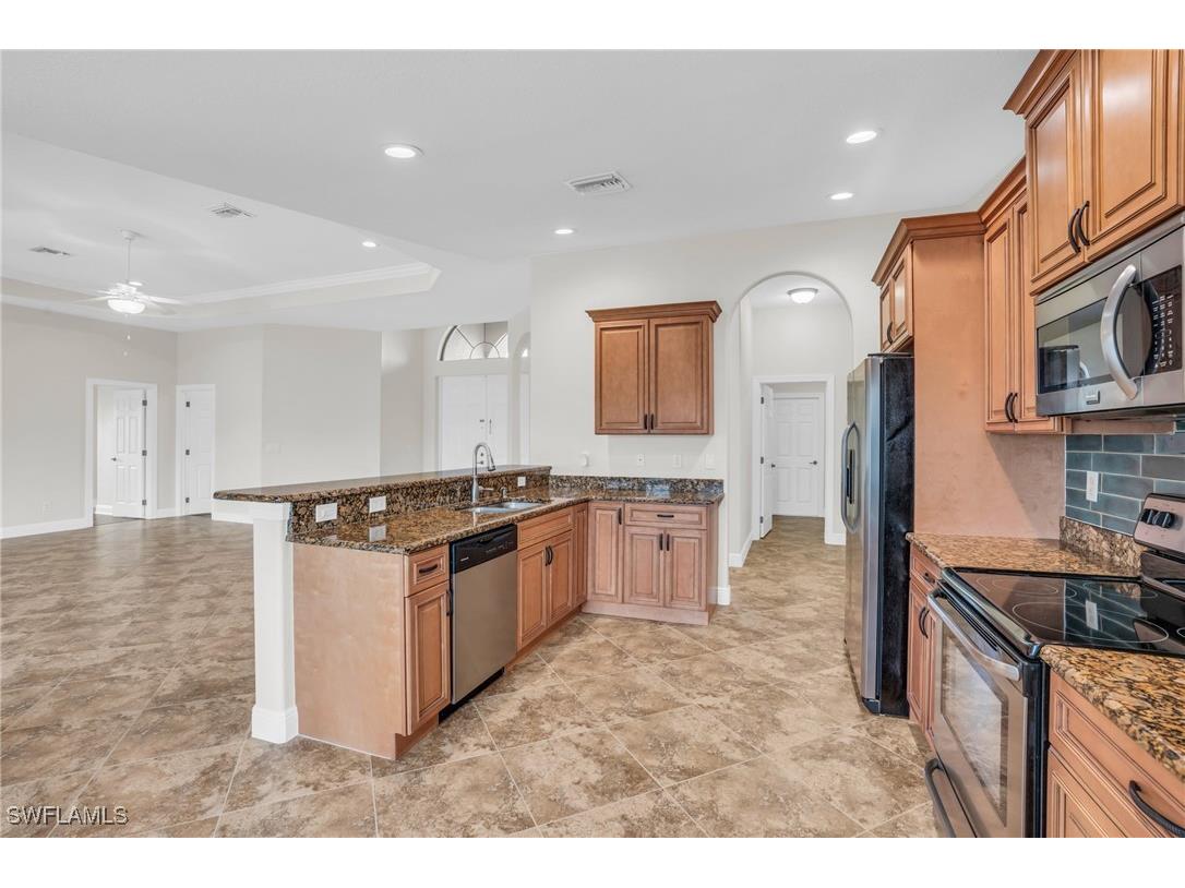 915 SE 33rd Terrace Cape Coral FL 33904 225058958 image10