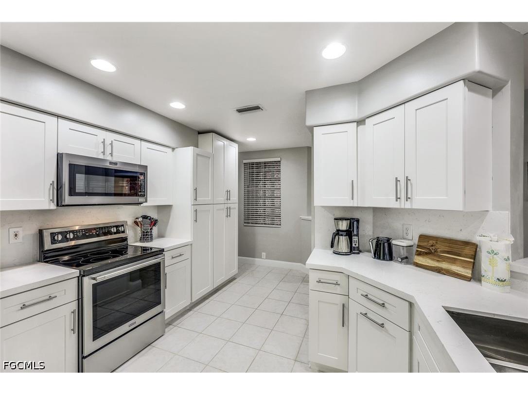 9150 Southmont Cove #107 Fort Myers FL 33908 2026014637 image1