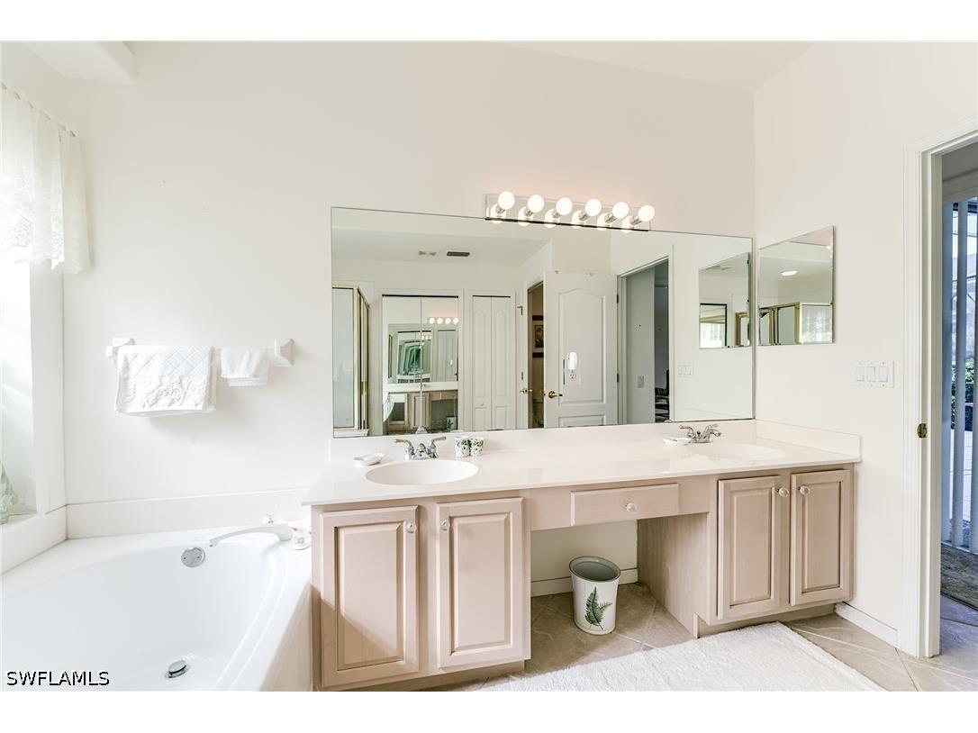 9156 Spring Run Boulevard Estero FL 34135 226014993 image15