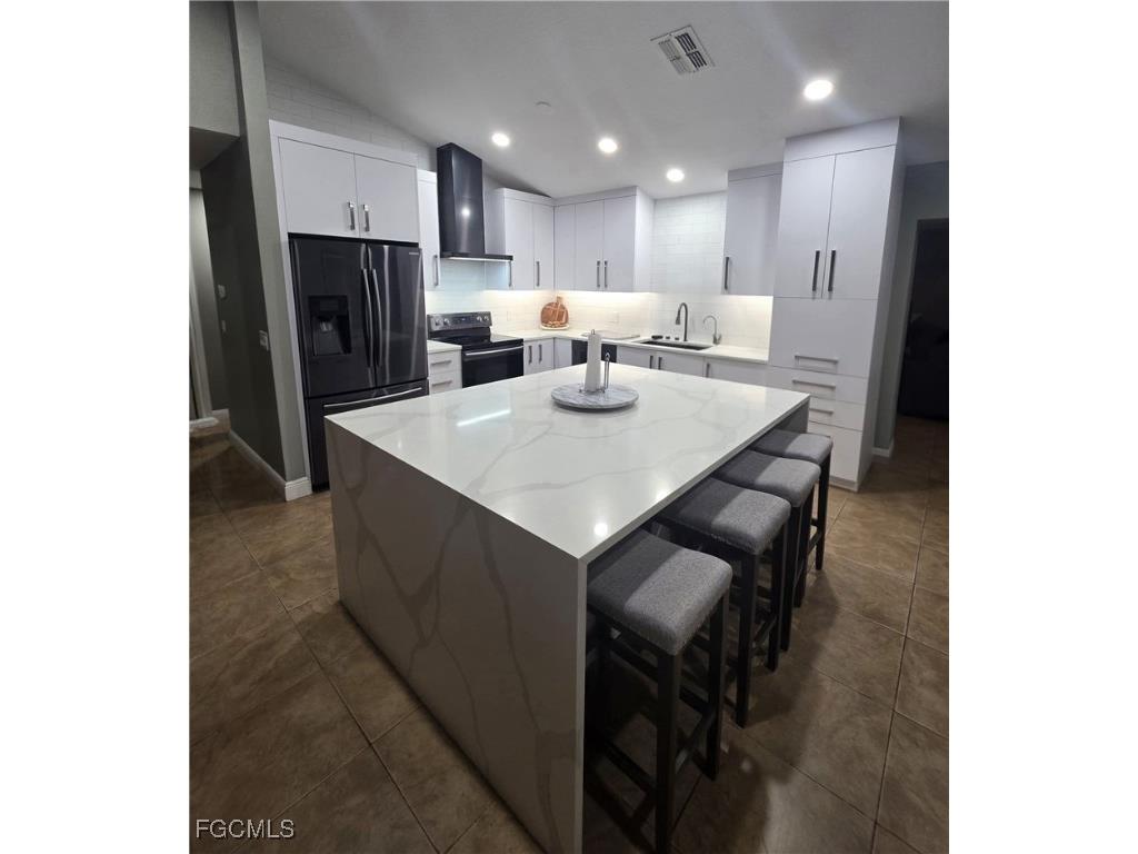 916 Anaconda Avenue S Lehigh Acres FL 33974 2025015388 image4