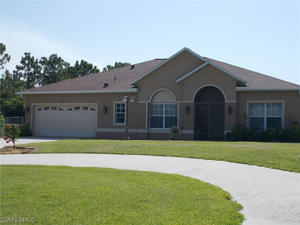 916 Calvin Avenue Lehigh Acres FL 33972 223050913 image1