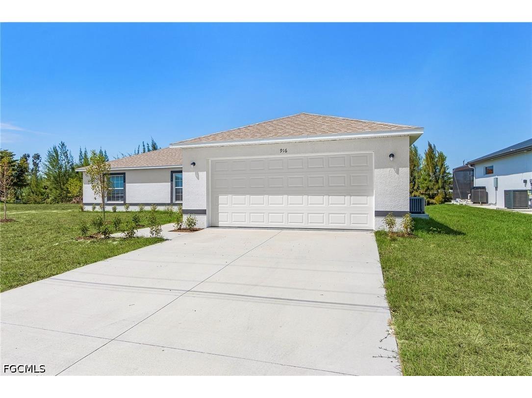 916 NE 1st Place Cape Coral FL 33909 2026015789 image1