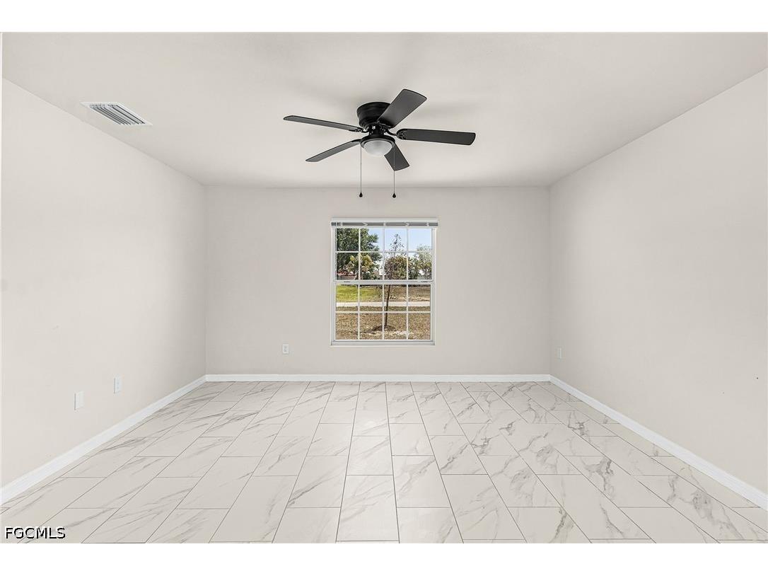 916 NE 1st Place Cape Coral FL 33909 2026015789 image18