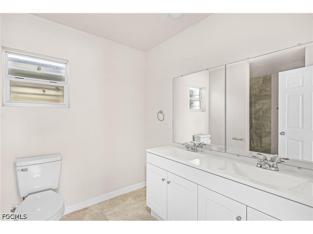 916 NE 1st Place Cape Coral FL 33909 2026015789 image19