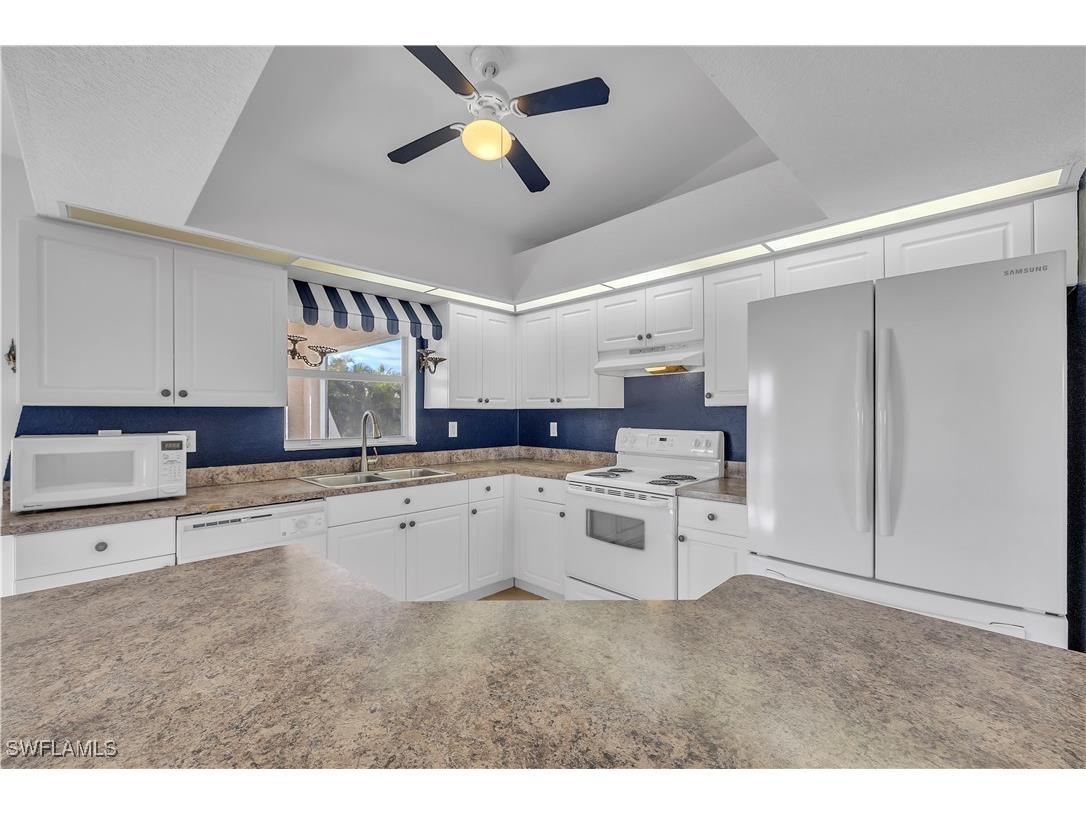 916 NE 4th Place Cape Coral FL 33909 226005851 image12